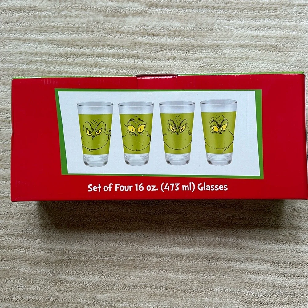 NIB The Grinch Smiles Glass Tumblers Dr. Seuss Vandor 16 Oz Drinking Item #54644